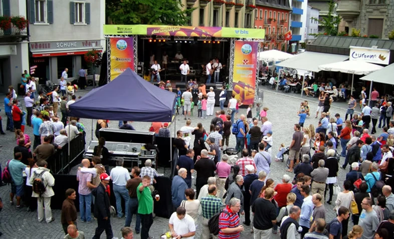 Stagemobil L stage set up in a busy town square